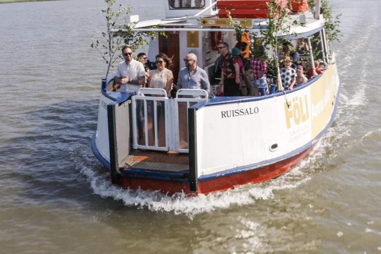 Vesibussi Föli Ruissaloon