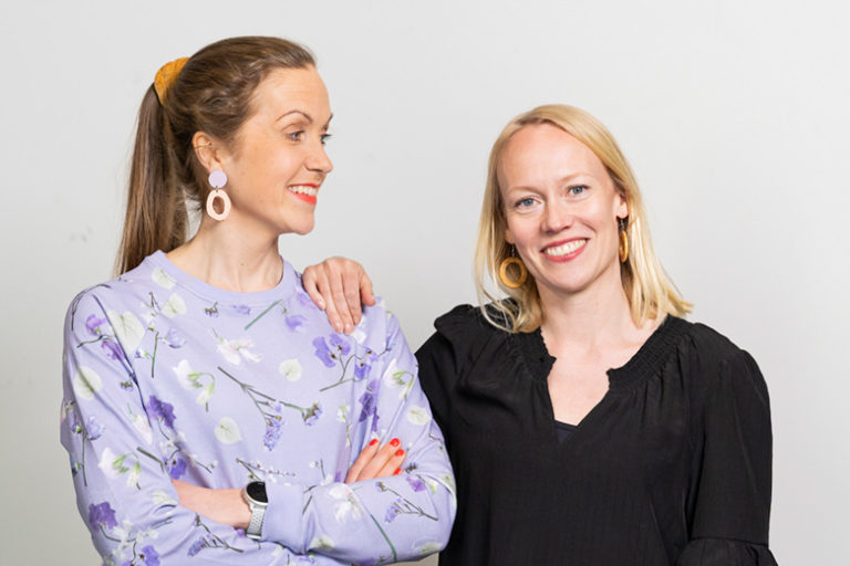 Noora Verronen ja Outi Tuomivaara